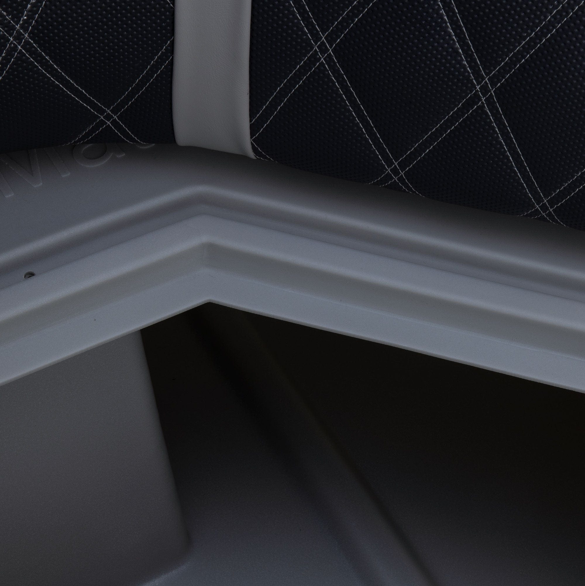 DeckMate Luxury Corner Seat detail #color_charcoal & gray